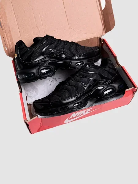 Повседневные кроссовки Nike Air Max Plus черные