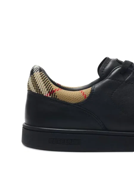 Sneakerși Burberry din piele negru
