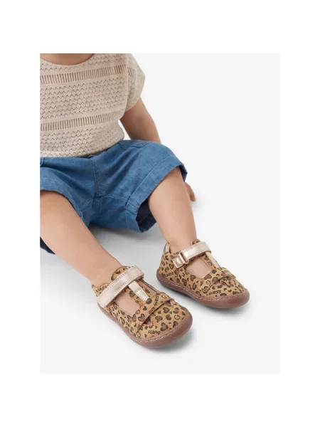 Pantofi Guess deschis maro