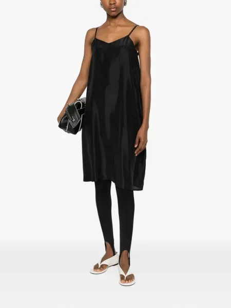 Rochie A Tentative Atelier din satin în linie A negru