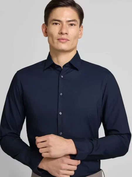 Koszula biznesowa o kroju slim fit z kołnierzykiem typu kent Jake*s granatowa