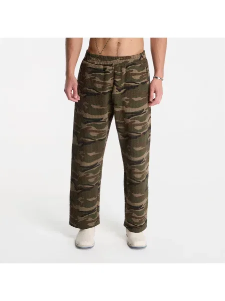 Pantaloni de trening PLEASURES Textured Camo Desire Sweatpants Camo S