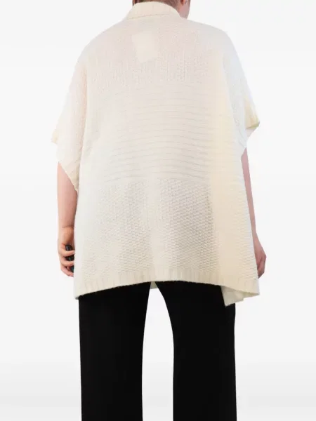 Poncho Allude