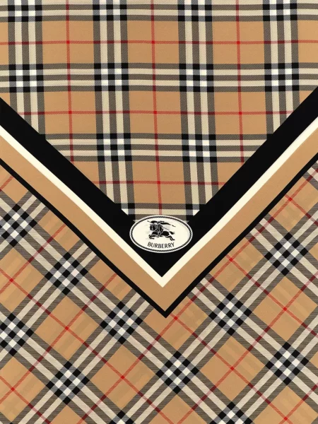 Fular Burberry cu franjuri în carouri maro