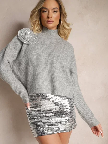 Jasnoszary Golf z Wełną o Kroju Oversize z Kwiatem 3D i Cekinami Zolimi szary