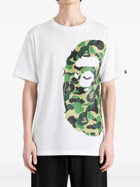 Tricou A Bathing Ape® cu imagine cu model camuflaj alb