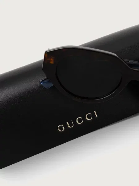 Солнцезащитные очки Gucci