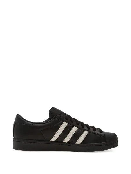 Cropp tricou Adidas din dantelă cu imagine negru