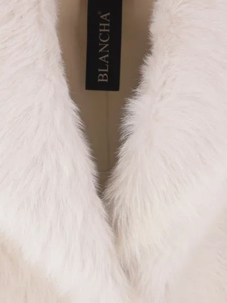 Szeroki kołnierzykowy płaszcz Blancha