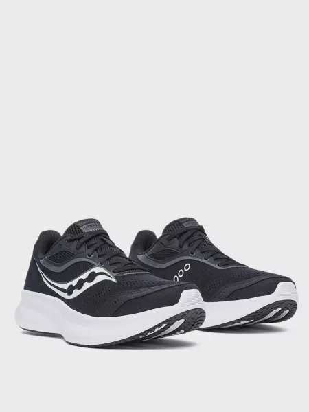 Широкие кроссовки Saucony черные