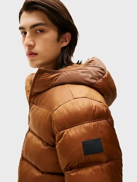 Джинсовая куртка Tommy Jeans с капюшоном