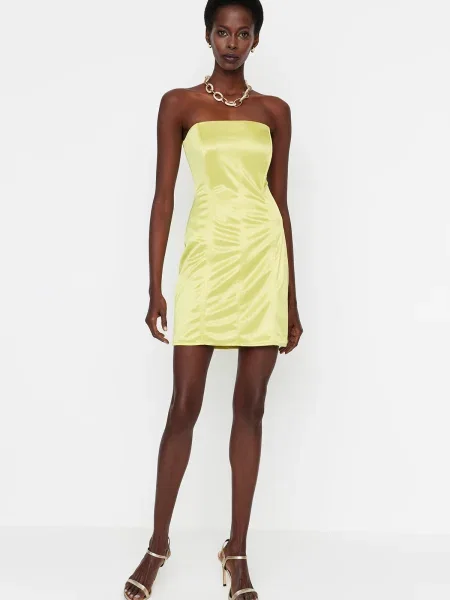 Satynowa sukienka wieczorowa Trendyol zielona