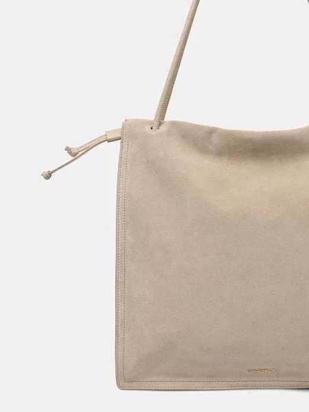 Szarvasbőr shopper táska Coccinelle bézs
