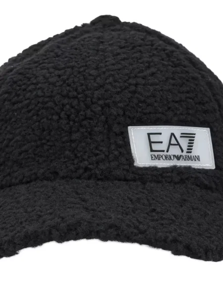 Шапка с козирки Ea7 Emporio Armani от овча кожа с автограф черно