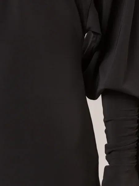 Rochie Paula Knorr cu decolteu în V de costum negru