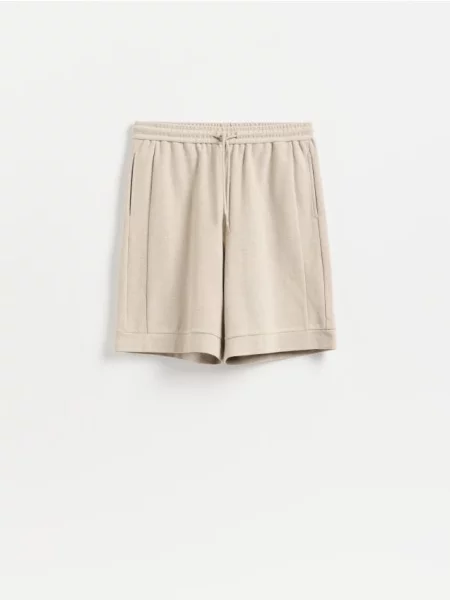 Reserved Pantaloni scurți regular deschis gri