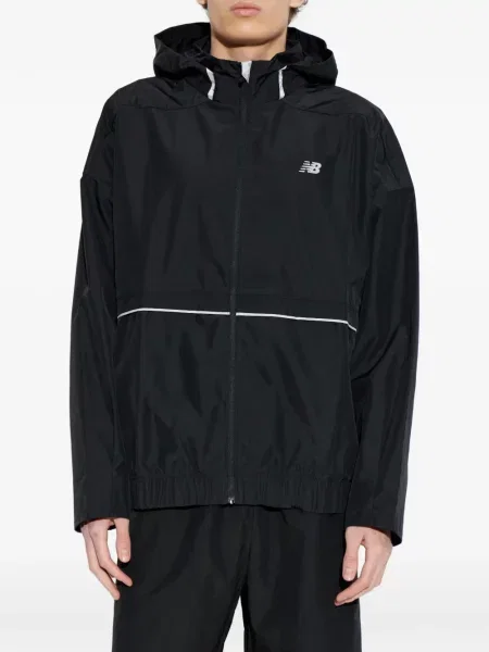 Geacă New Balance cu glugă cu imagine negru