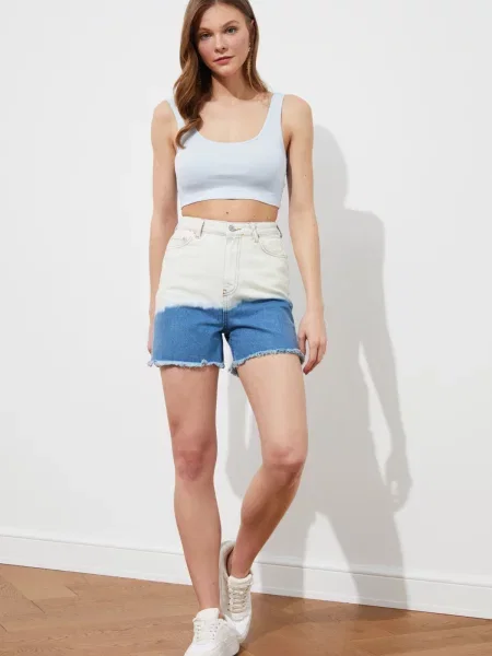 Szorty jeansowe Trendyol z frędzli białe