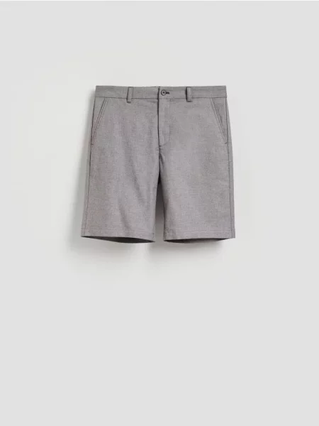 Reserved Pantaloni scurți carrot fit maro-închis maro