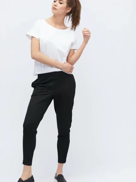 CARICA ­ Брюки повседневные чорні