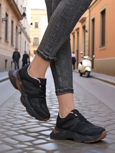 Sneakerși Resti negru