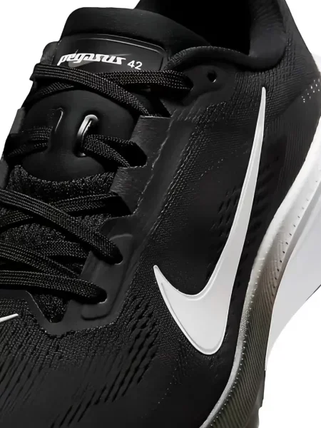 Sneakerși Nike Vomero cu bretele negru