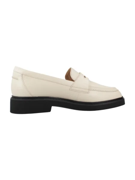 Pantofi Clarks bej