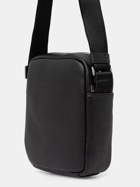 Calvin Klein Válltáska fekete