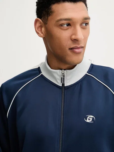 Свитер Guess