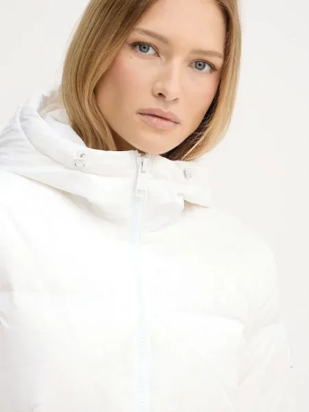 Пуховик Armani Exchange белый