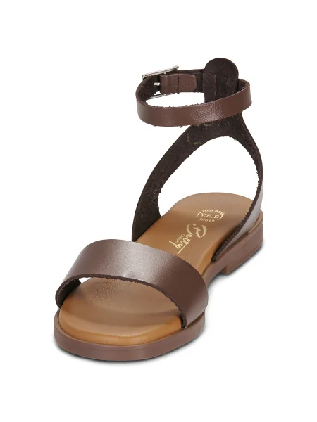 Pantofi Betty London maro