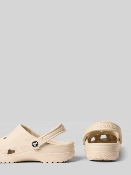 Chodaki z detal z logo Crocs beżowe