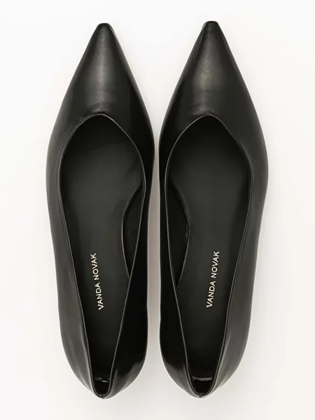 Кожаные туфли Vanda Novak на низком каблуке черные