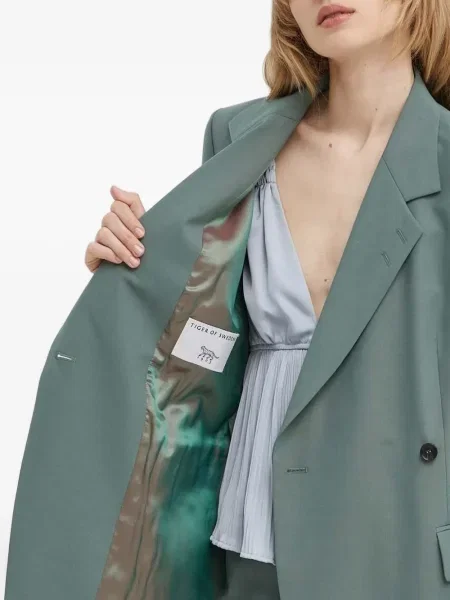 Blejzer Tiger Of Sweden s uzorkom tigra s reverom zelena