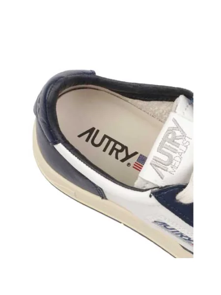 Sneakersy Autry skórzane białe