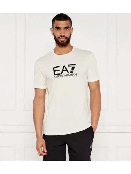 Tricou