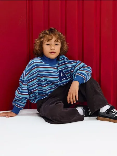 Sinsay oversize mikina crewneck s pruhy modrá