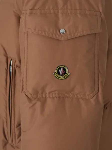 Scurt geacă cu puf Moncler cu glugă maro