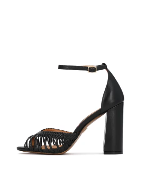 Kazar Sandali s paščki črna