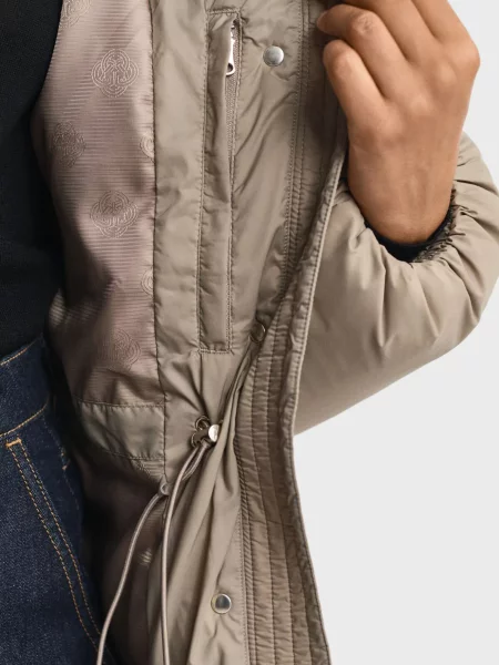 Пуховик Gant бежевий