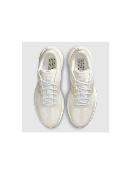 Pantofi Nike bej