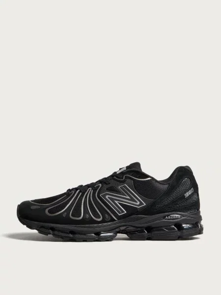 Sneakersy New Balance czarne
