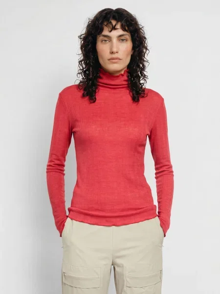 Jeanne Baret Golf Navarino rot czerwony