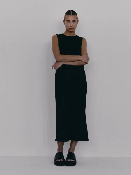 Obleka MUUV. LLARD črna