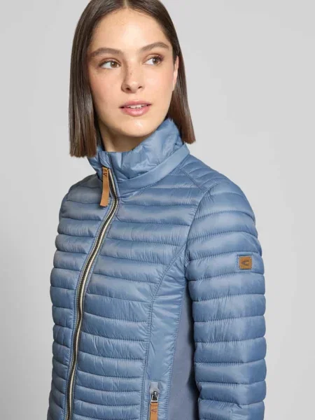 Kurtka pikowana o kroju regular fit z zapinanymi na błyskawiczny Camel Active