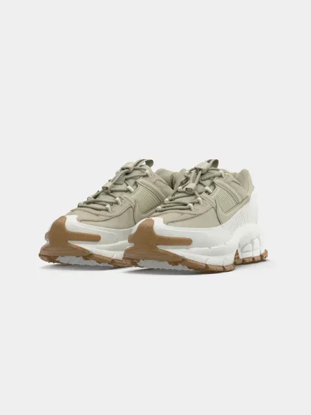 Nike Sportswear Nizke superge ZOOM VOMERO ROAM temno bež bela