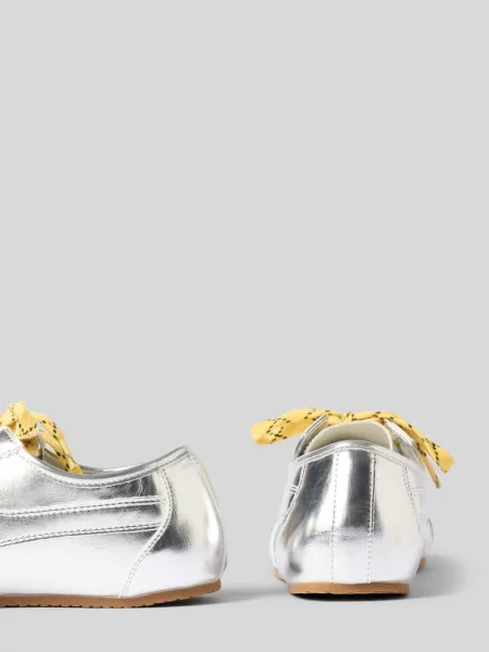 Sneakersy w wyglądzie metalizowanym Bianco