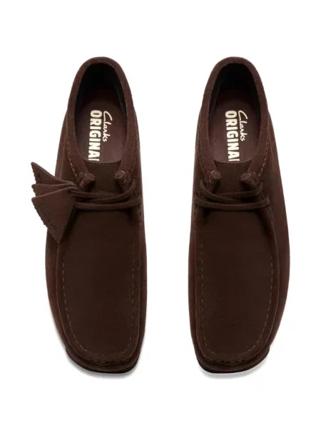 Μποτάκια Clarks Originals με κορδόνια σουέντ καφέ