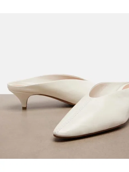 Papuci tip mules Bottega Veneta din piele alb