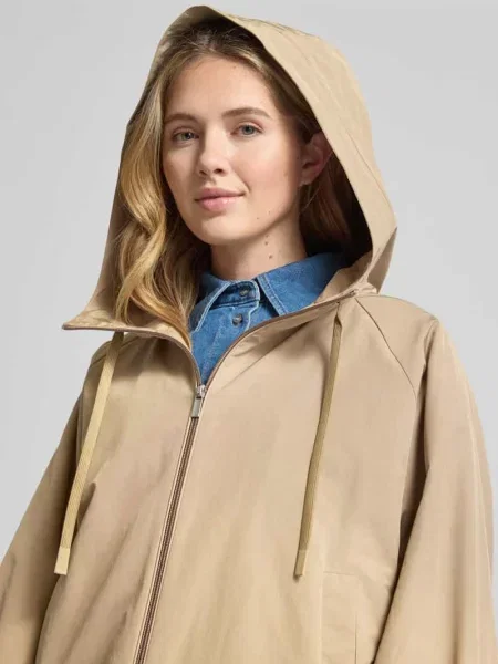 Kurtka przeciwdeszczowa o kroju relaxed fit z dodatkiem bawełny model „ROMANA” Weekend Max Mara beżowa